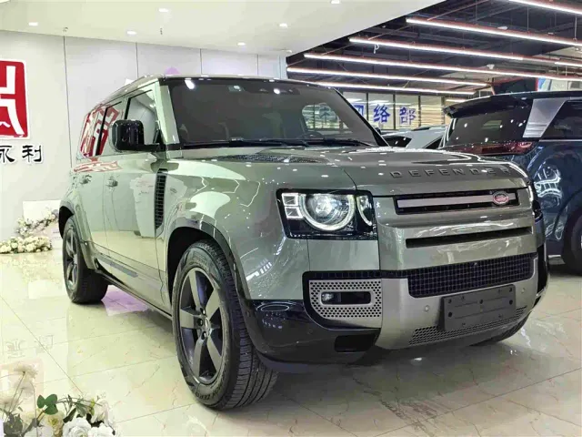 Land Rover Defender — Фото автомобиля 3