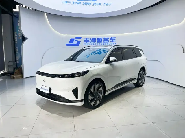 Фотография автомобиля — Dongfeng eπ 008