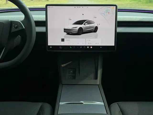 Tesla Model 3 — Фото автомобиля 15
