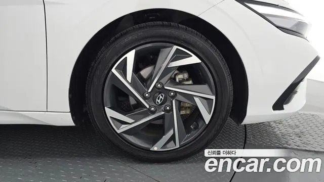 Hyundai AVANTE Новый Avante (CN7) — Фото автомобиля 4