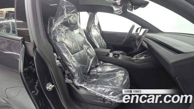Tesla Model Y — Фото автомобиля 25