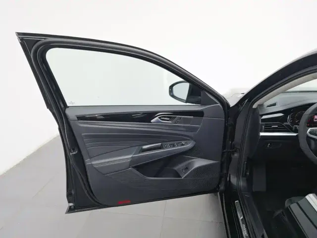 Volkswagen Passat — Фото автомобиля 8