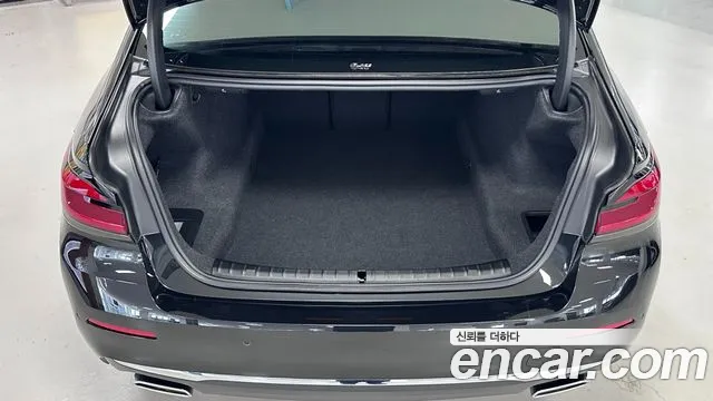 BMW 5 Series G30 — Фото автомобиля 20