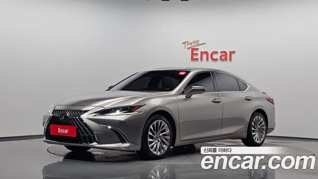 Фотография автомобиля — Lexus ES