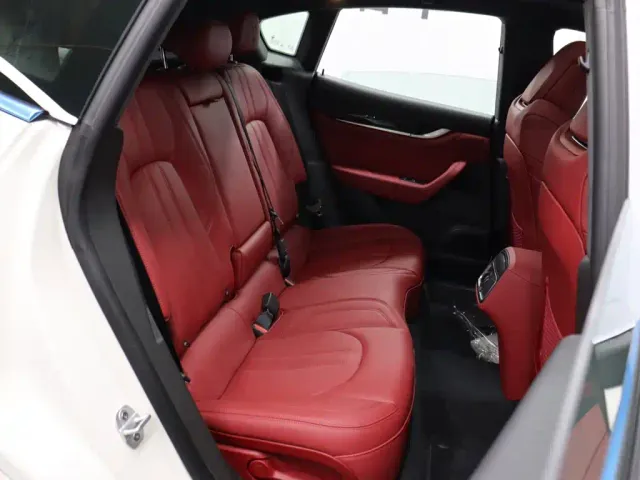 Maserati Levante — Фото автомобиля 16