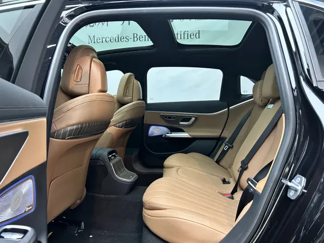 Mercedes-Benz E-Class — Фото автомобиля 8