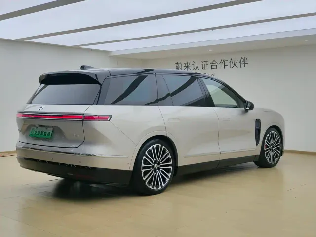 Nio ES8 — Фото автомобиля 6