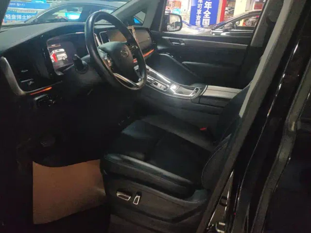 GAC Trumpchi M8 — Фото автомобиля 9