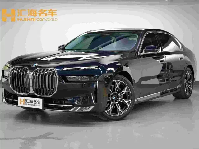 Фотография автомобиля — BMW 7 Series