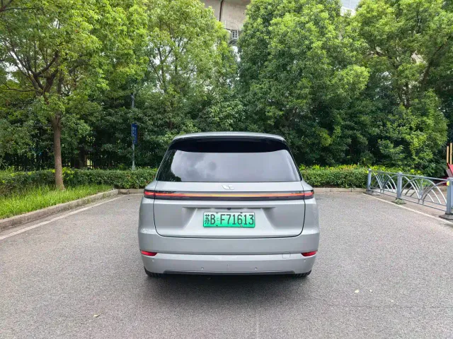 Li Auto L9 — Фото автомобиля 6