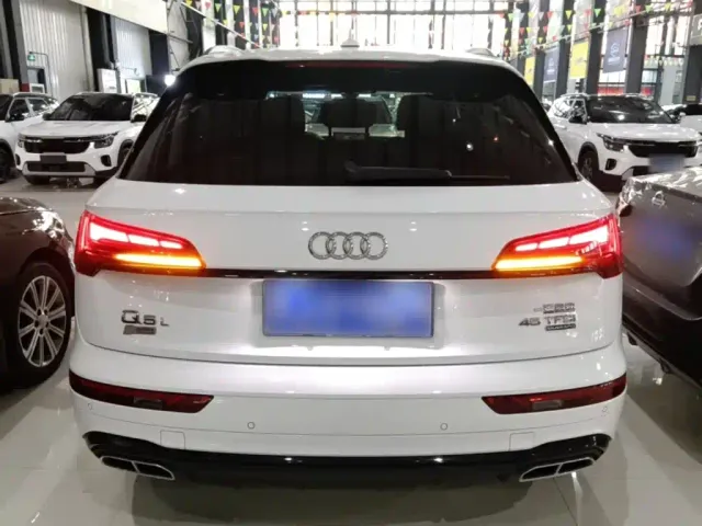 Audi Q5L — Фото автомобиля 5