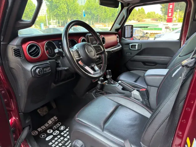 Jeep Wrangler — Фото автомобиля 7