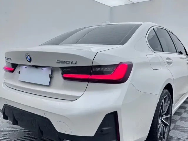 BMW 3 Series — Фото автомобиля 9