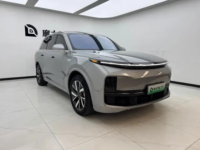 Li Auto L8 — Фото автомобиля 3