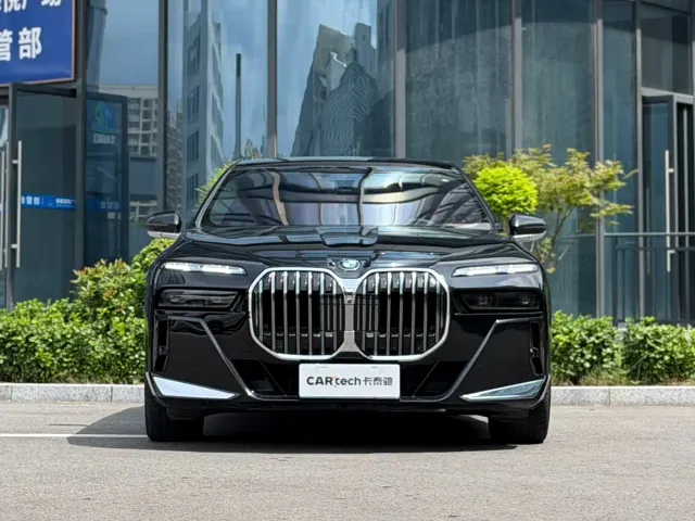 BMW 7 Series — Фото автомобиля 2