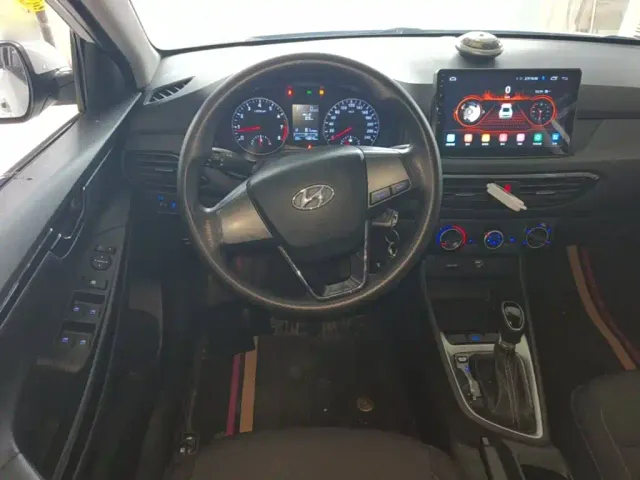Hyundai Elantra — Фото автомобиля 10