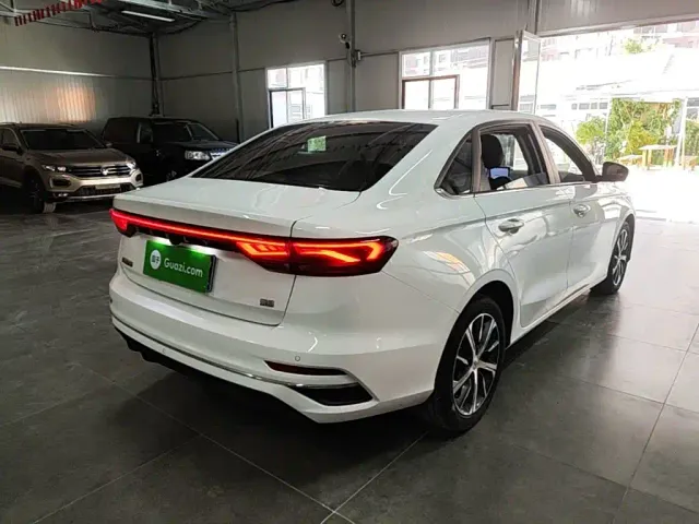 Geely Emgrand — Фото автомобиля 6