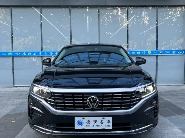 Volkswagen Passat — Фото автомобиля 3