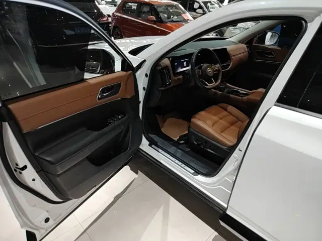 Nissan Terra — Фото автомобиля 15