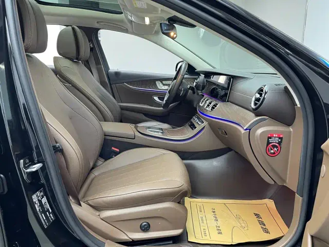 Mercedes-Benz E-Class — Фото автомобиля 16
