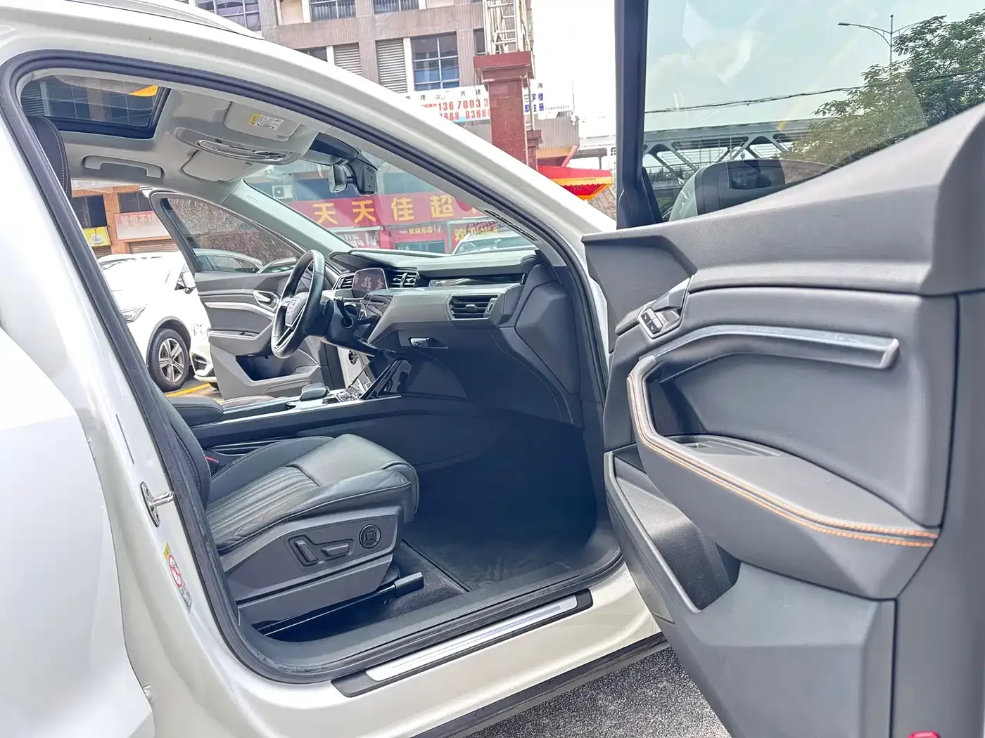 Audi Audi e-tron 2021 50 quattro Luxury — Фото автомобиля 7
