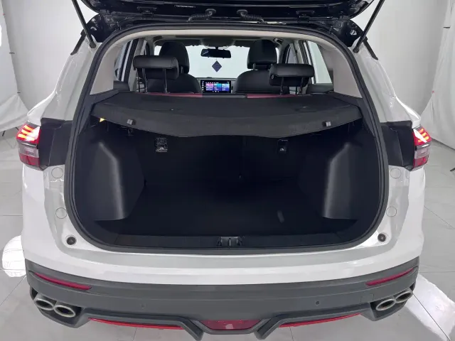 Geely Binyue — Фото автомобиля 27