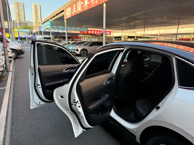Changan Eado — Фото автомобиля 10