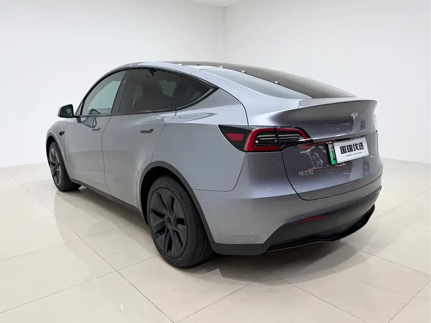 Tesla Model Y 2024 Rear-Wheel Drive Version — Фото автомобиля 6