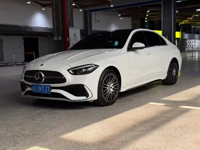 Фотография автомобиля — Mercedes-Benz C-Class