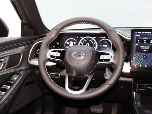 GAC Trumpchi GS8 — Фото автомобиля 12