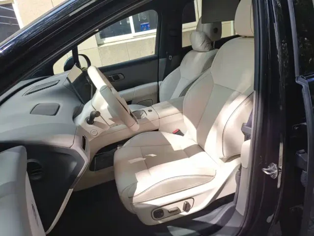 Li Auto i6 — Фото автомобиля 14