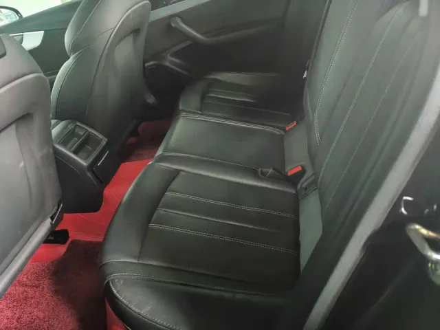 Audi A4L — Фото автомобиля 6