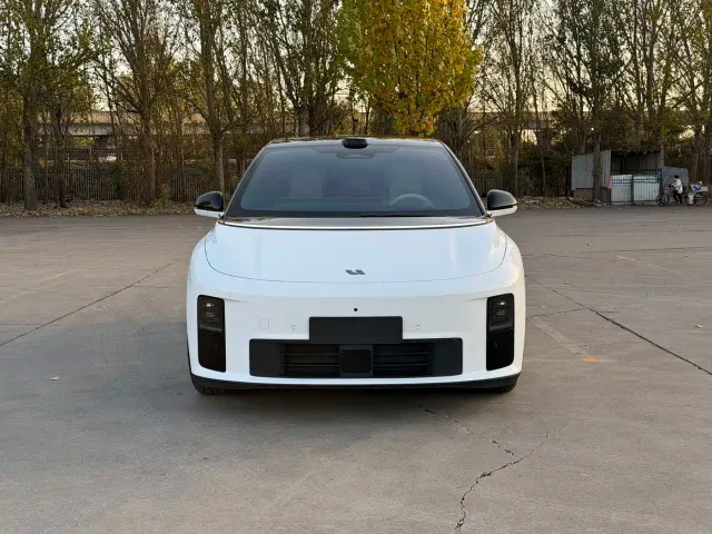 Li Auto i6 — Фото автомобиля 2