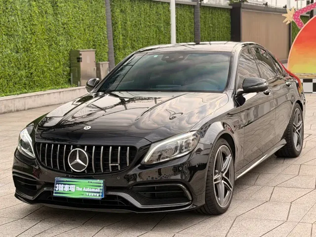 Фотография автомобиля — Mercedes-Benz C-Class AMG
