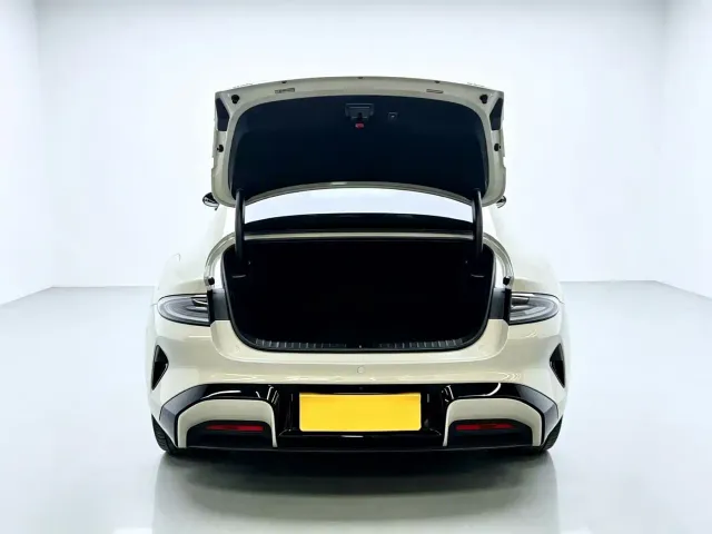 Xiaomi Auto Xiaomi SU7 2024 RWD Long Range Intelligent Driving Edition — Фото автомобиля 17