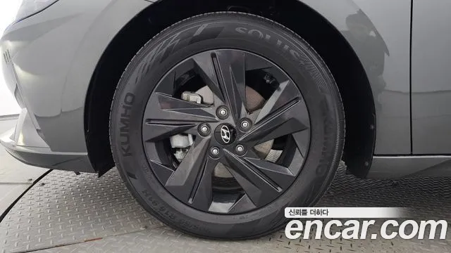 Hyundai Avante CN7 — Фото автомобиля 5