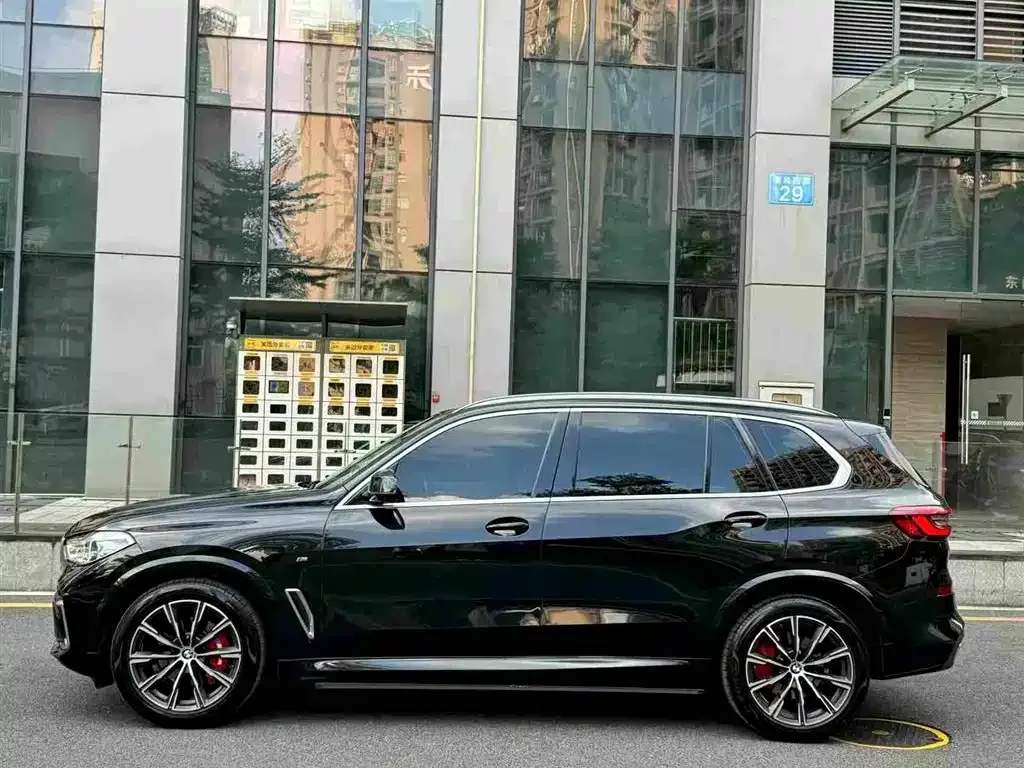 BMW BMW X5 2022 xDrive 30Li Premium M Sport Package — Фото автомобиля 2