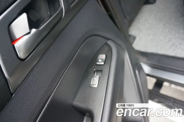 KG_Mobility_Ssangyong Rexton Новый Rexton Sport Дизель 2.2 4WD — Фото автомобиля 16