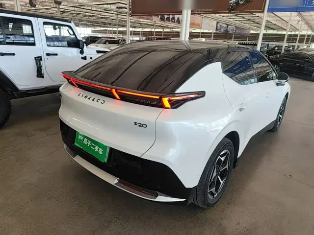 Lynk & Co Z20 — Фото автомобиля 6