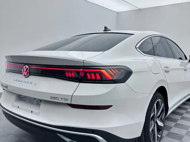 Volkswagen Lamando — Фото автомобиля 9