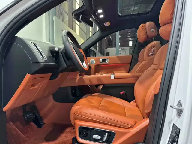 Li Auto L7 — Фото автомобиля 8