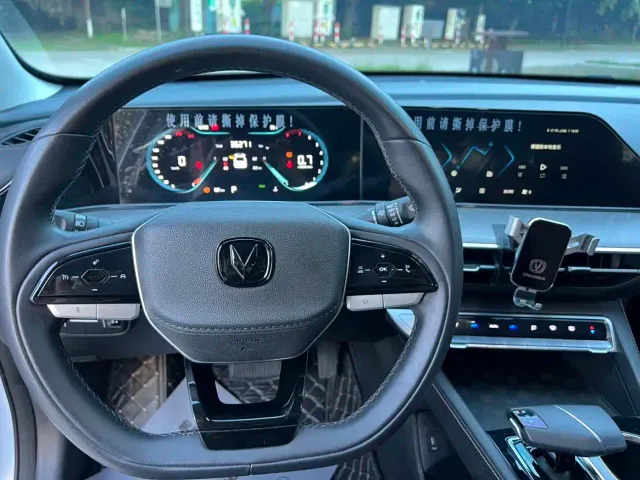 Changan Eado — Фото автомобиля 8