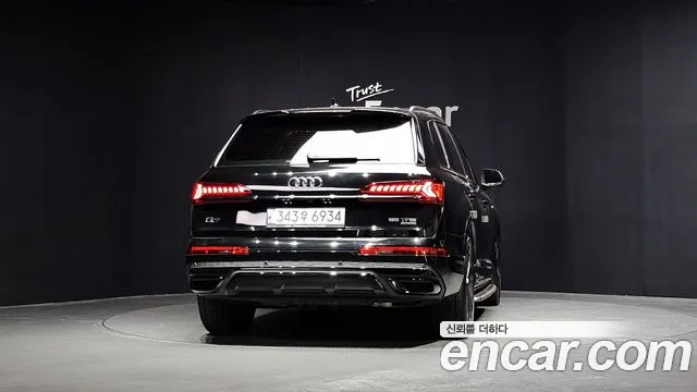 Audi Q7 55 TFSI quattro Premium — Фото автомобиля 4