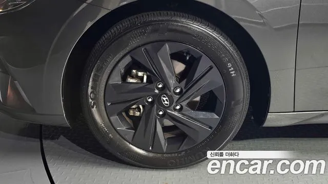 Hyundai Avante CN7 — Фото автомобиля 5