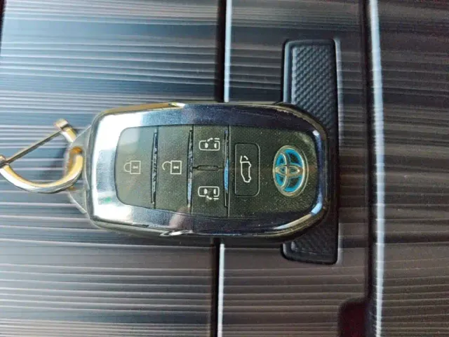 Toyota Granvia — Фото автомобиля 8