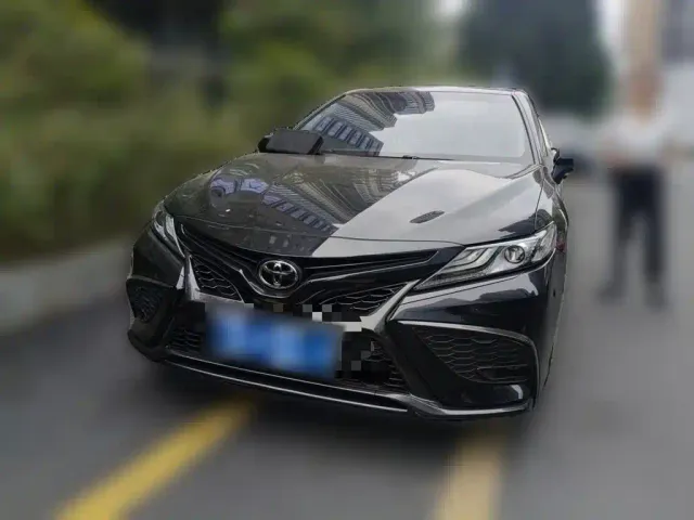 Toyota Camry — Фото автомобиля 2