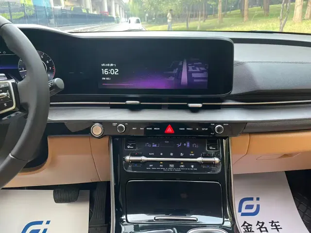 Kia Carnival — Фото автомобиля 6
