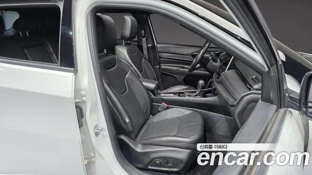 Jeep Compass — Фото автомобиля 12