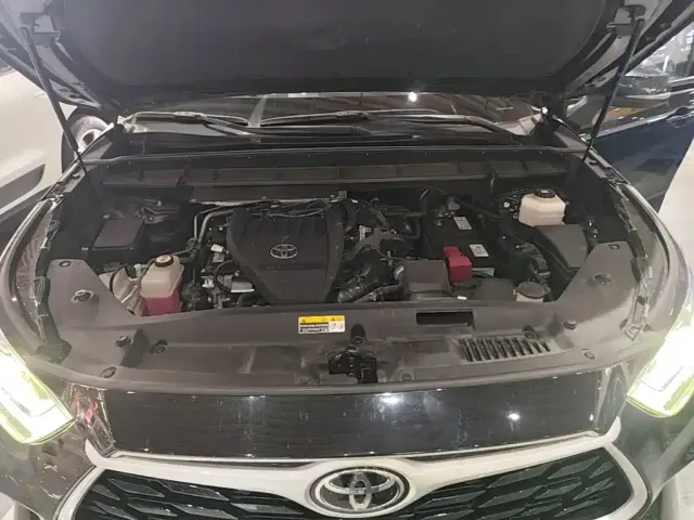 Toyota Highlander 2022 380T 4WD Premium 7-Seater — Фото автомобиля 19