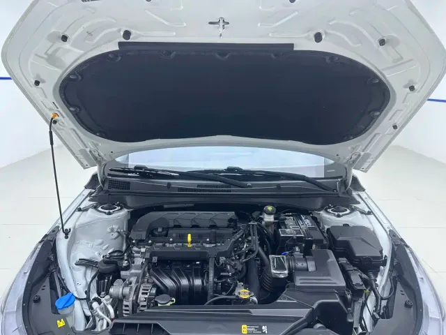 Hyundai Elantra — Фото автомобиля 24